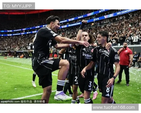 多特客场轻松战胜法兰克福，取得关键胜利