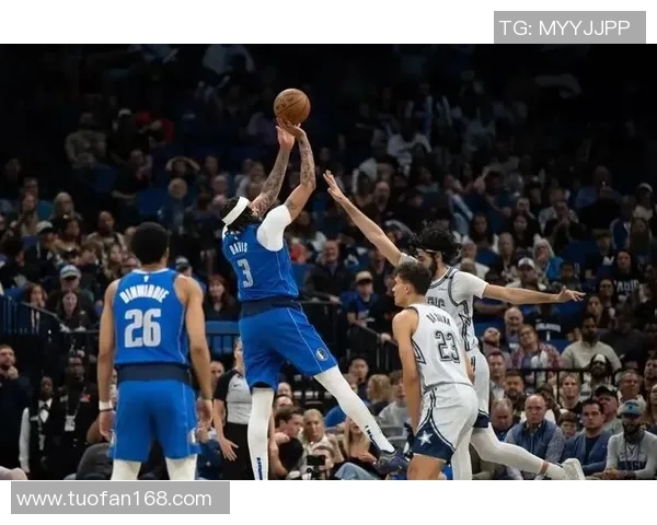 独行侠门罗复出,助球队逆转太阳 独行侠门罗复出,助球队逆转太阳