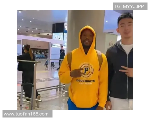 凯-费尔德主教练因不满裁判被罚款,球队备战受影响 凯-费尔德主教练因不满裁判被罚款,球队备战受影响