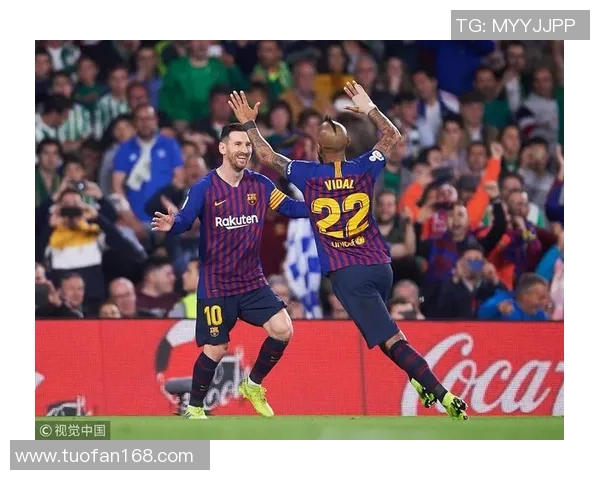 巴拉伯罗梅开二度，贝蒂斯客场3-1战胜埃瓦尔——足球魅力点燃赛场激情